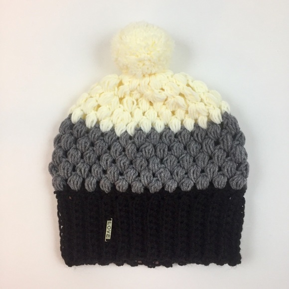 Crochet Beanie Fall Winter Hat Gray Ivory Handmade - Picture 2 of 4